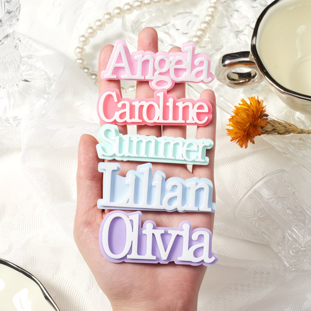 Embroidery Names - Персонализированная брошь с именем, выбор цвета