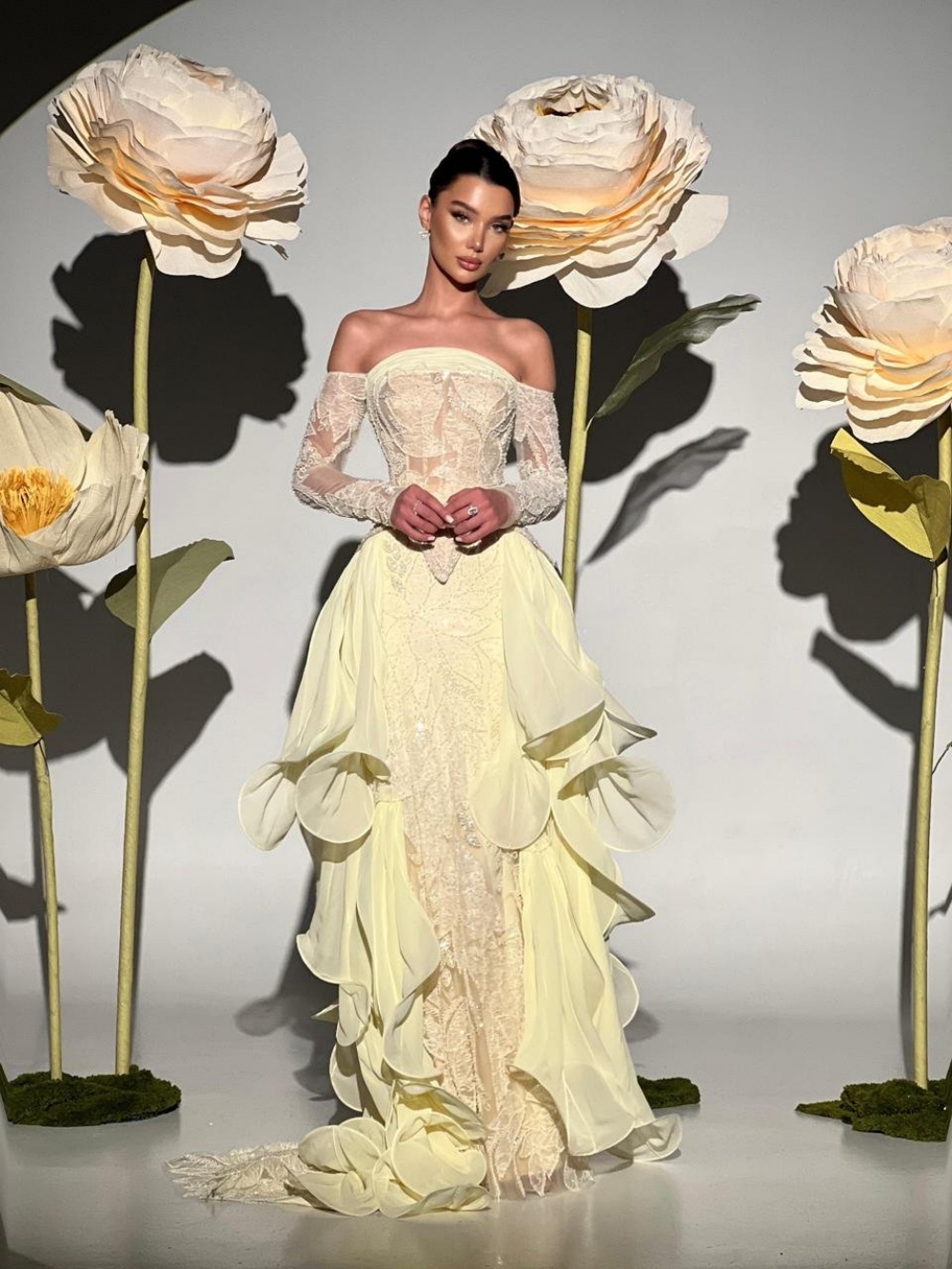 Изысканное вечернее платье-рус – обзор и цена Embroidery Yellow Dress