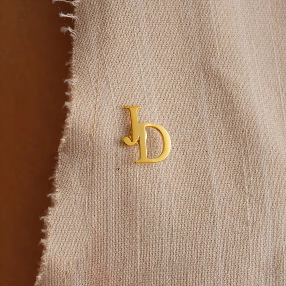 Броши с инициалами на заказ дл – обзор и цена Embroidery Names