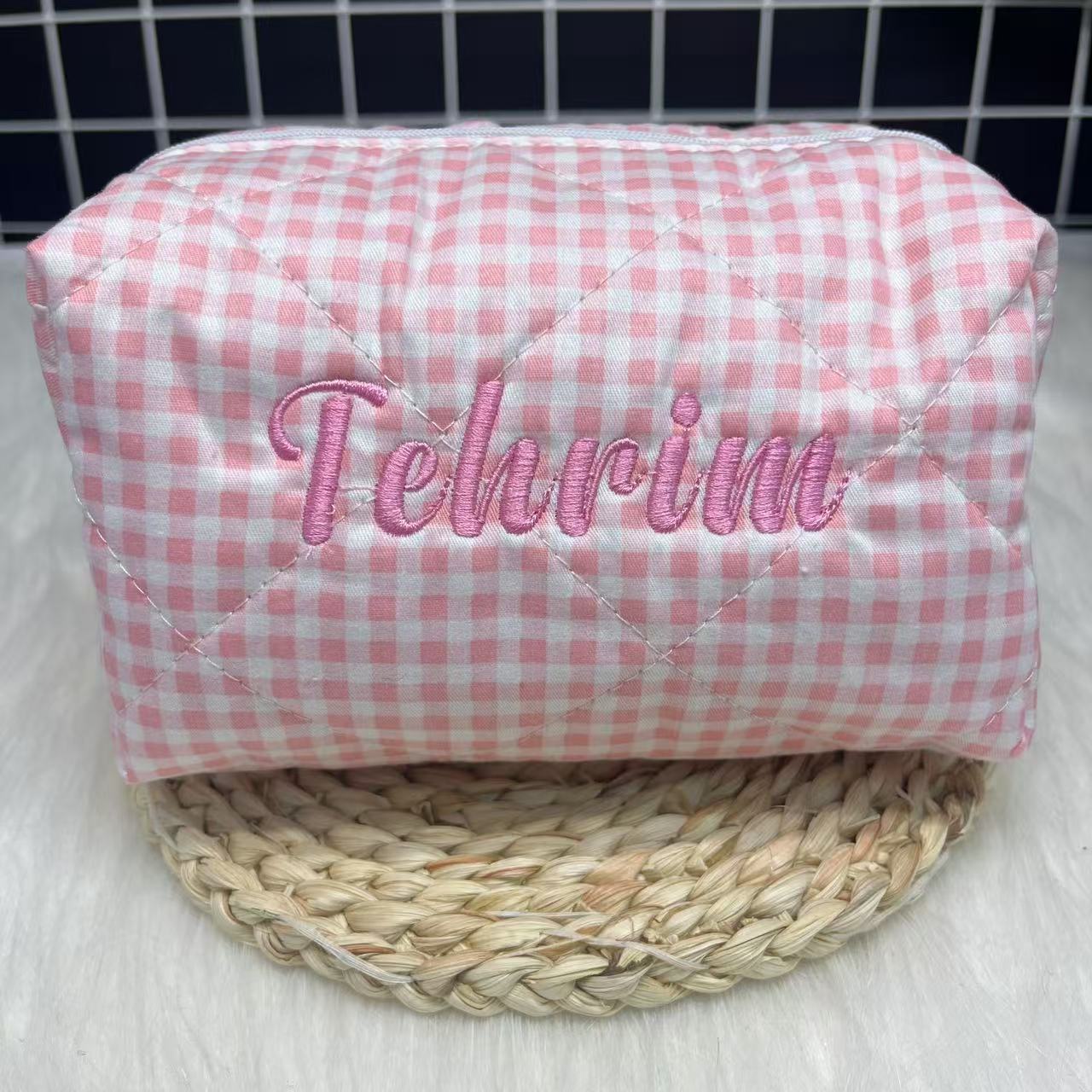 Полосатая косметичка большой е – обзор и цена Embroidery Names